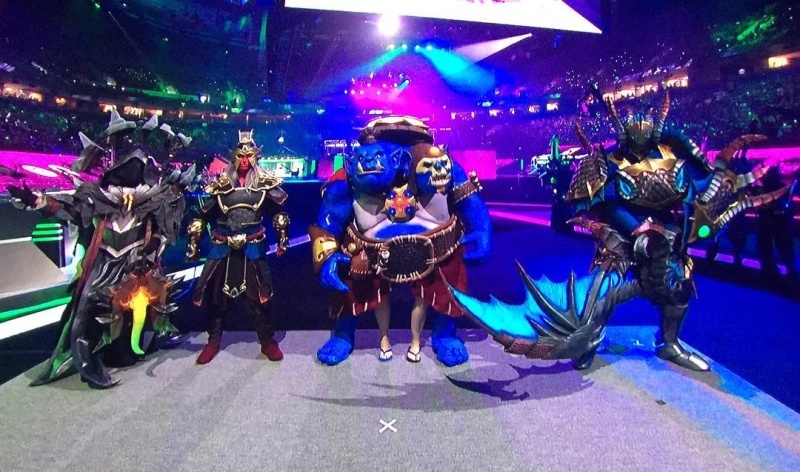 Лучший косплей на The International 2018.jpg