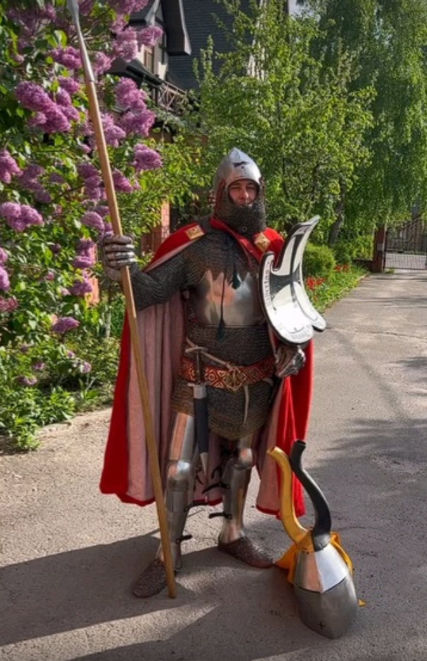Реконструкция богемского рыцаря XIV века.png