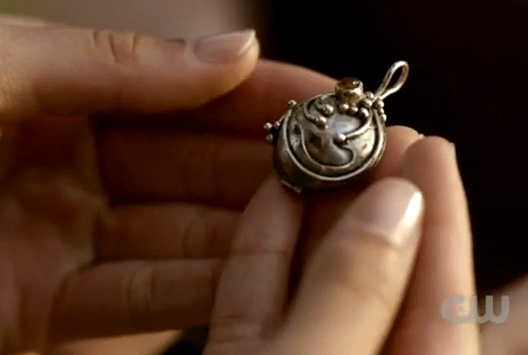 Файл:Vampire-locket.png