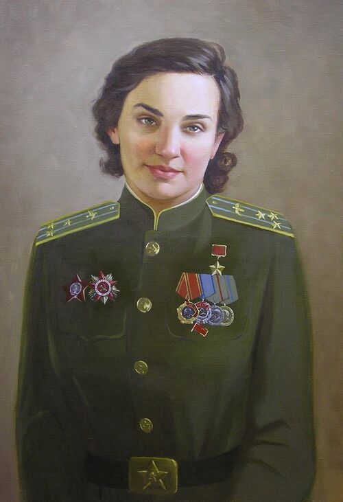 Валентина Степановна Гризодубова портрет.jpg
