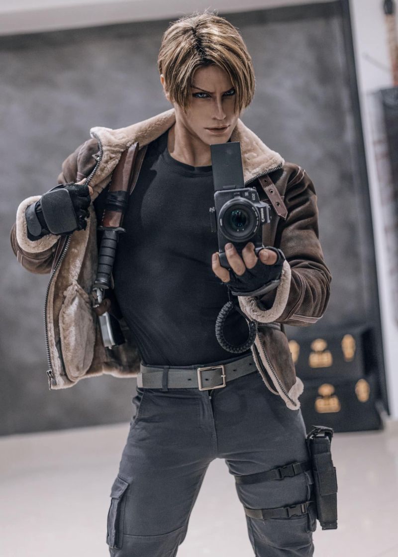 Косплей Леона Кеннеди 3 от Taryn Cosplay.jpg