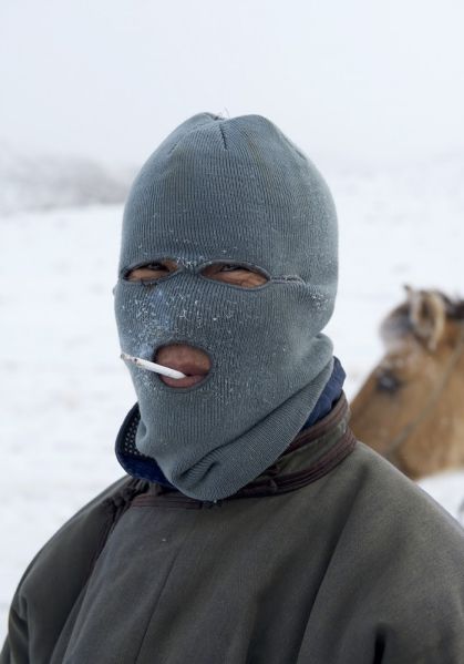 Файл:Chelovek v maske.jpg