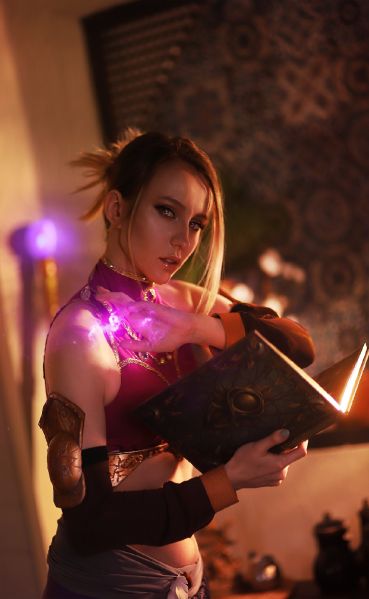 Файл:Diablo 3 Эйрина косплей от Veezara 2.jpg