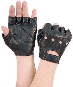 Fingerless gloves.jpg