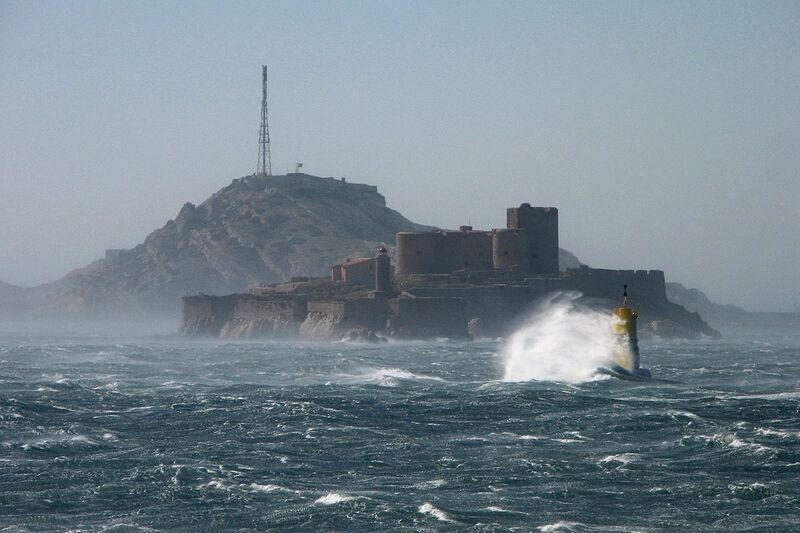 Файл:Mistral sur le Frioul.jpg
