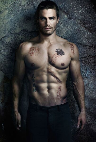 Файл:Oliver Quinn scars.jpg