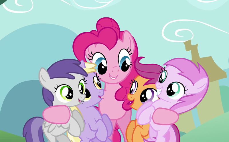 Файл:Pinkie Pie hugging fillies.jpg