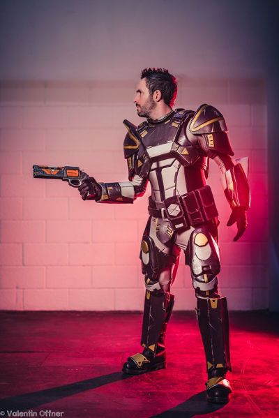 Файл:XCOM 2 косплей снайпера от Valentin Offner.jpg